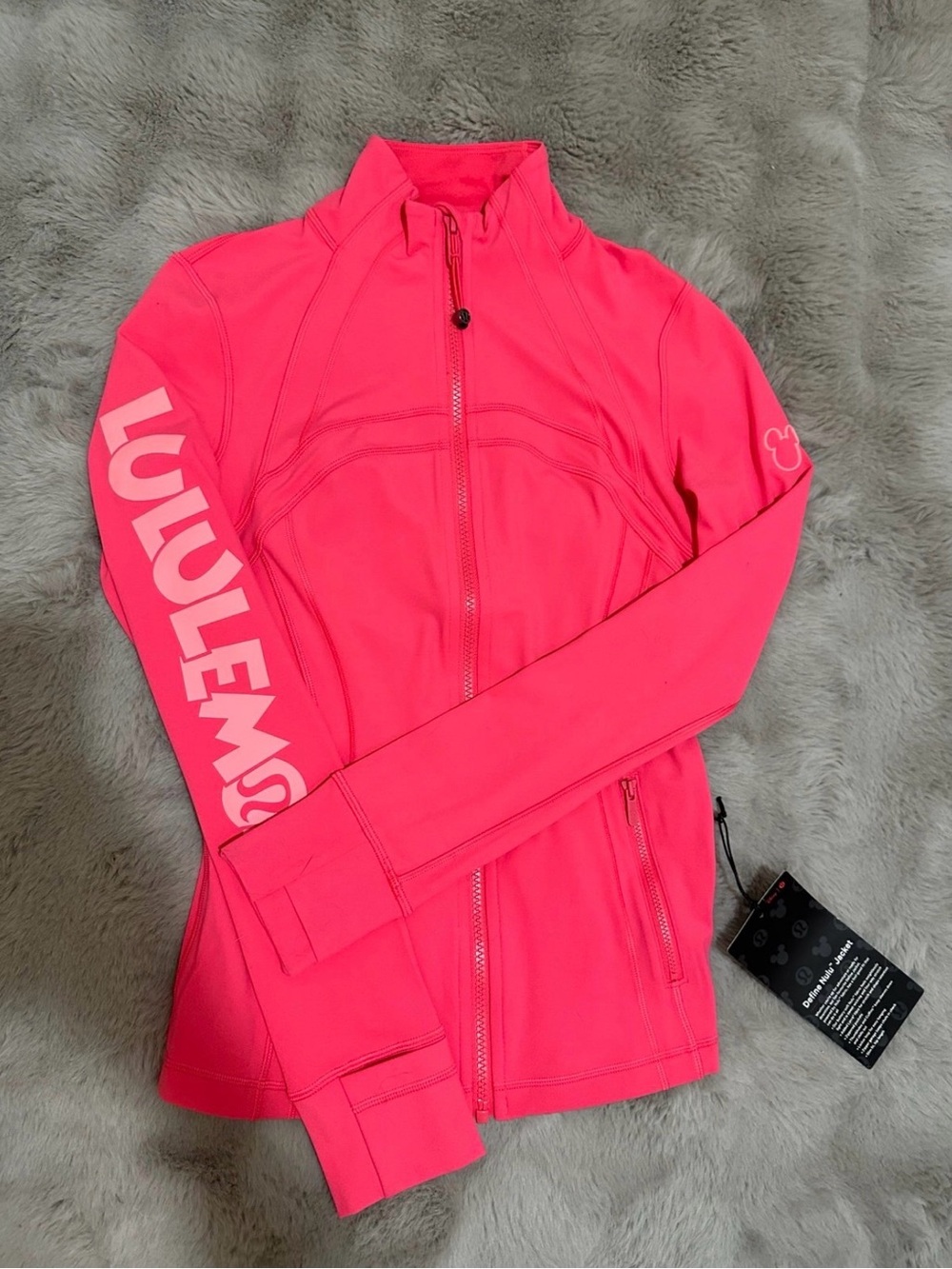 NWT Lululemon Disney × Lululemon *Define Jacket Nulu Lip Gloss Size 4